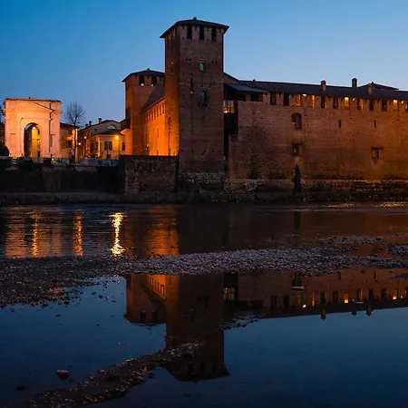 Residenza Roccaforte Scaligera Oda ve Kahvaltı Verona